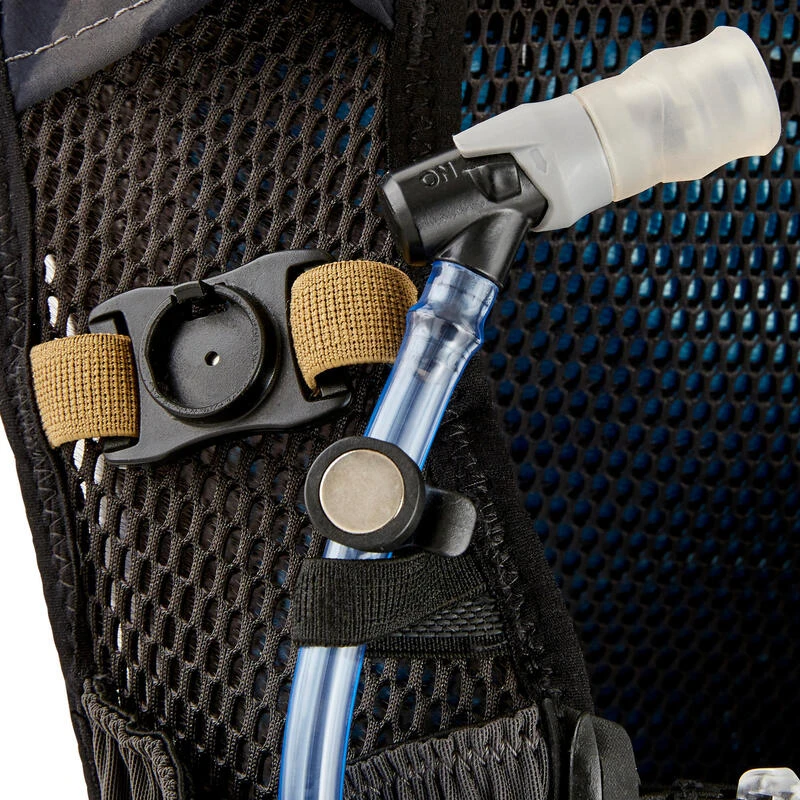 AIMANT ATTACHE TUBE POCHE A EAU SAC TRAIL ULTRA 15 L 3 AIMANT ATTACHE TUBE POCHE A EAU SAC TRAIL ULTRA 15 L – Image 3