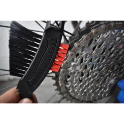 Kit Chaine Vélo : Dérive Chaîne + Set De Brosses Et Clé Allen étoile -Magasin De Sport kit chaine velo derive chaine set de brosses et cle allen etoile 2