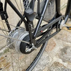 Reconditionné - Vélo électrique Amsterdam Air - City Premium - Excellent état -Magasin De Sport reconditionne velo electrique amsterdam air city premium excellent etat 4