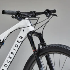 Rockrider VELO VTT Cross Country RACE 900S GX AXS, Roues Mavic Crossmax, Cadre Carbone -Magasin De Sport velo vtt cross country race 900s gx axs roues mavic crossmax cadre carbone 3