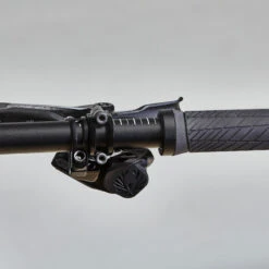 Rockrider VELO VTT Cross Country RACE 900S GX AXS, Roues Mavic Crossmax, Cadre Carbone -Magasin De Sport velo vtt cross country race 900s gx axs roues mavic crossmax cadre carbone 9